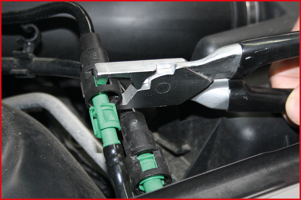 Pince pour raccords rapides de conduites de carburant, 0-30 mm image