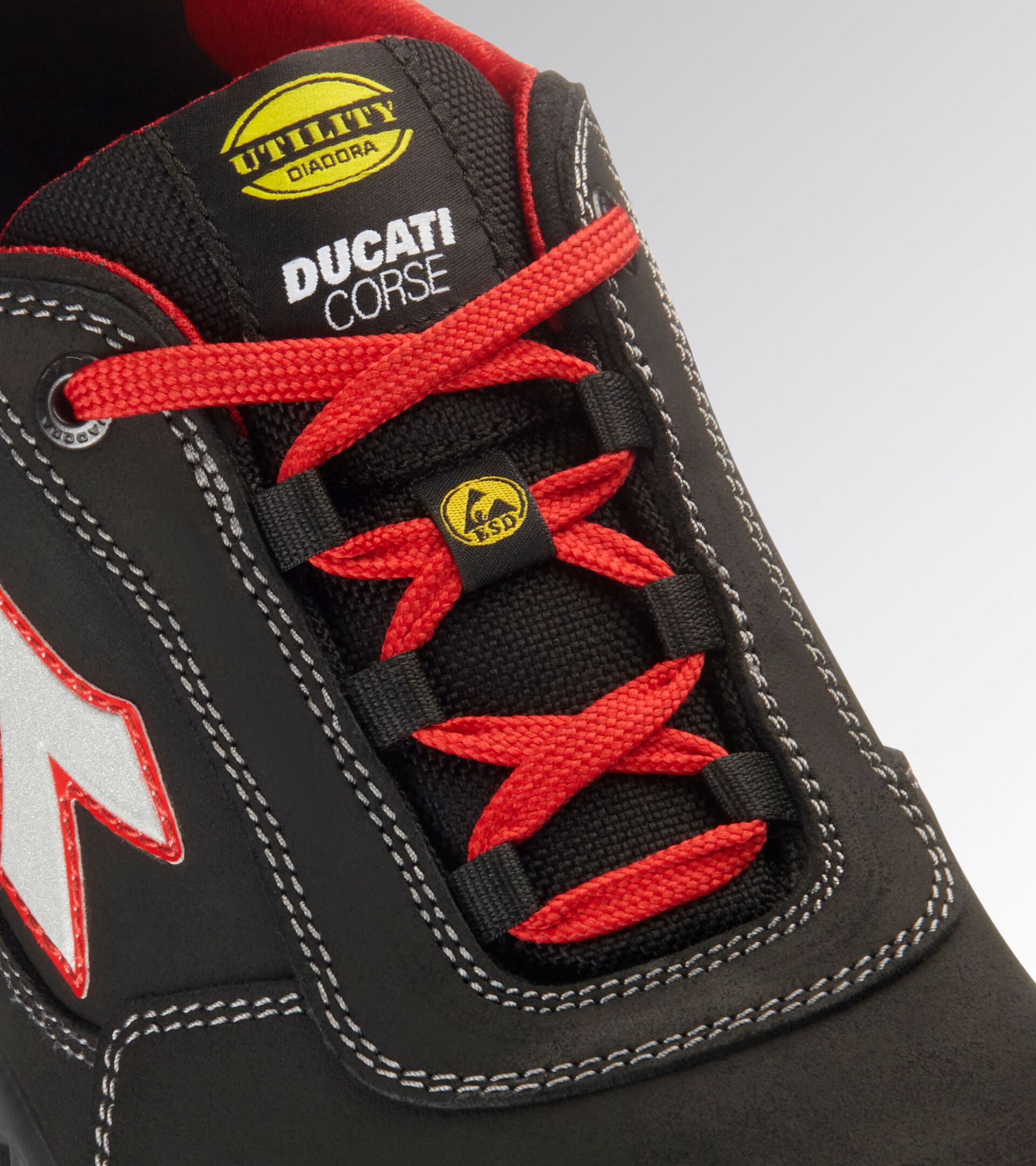 Chaussures de sécurité basses DUCATI SHARK ENGINE S3S FO SR SC ESD - Noir/Rouge image
